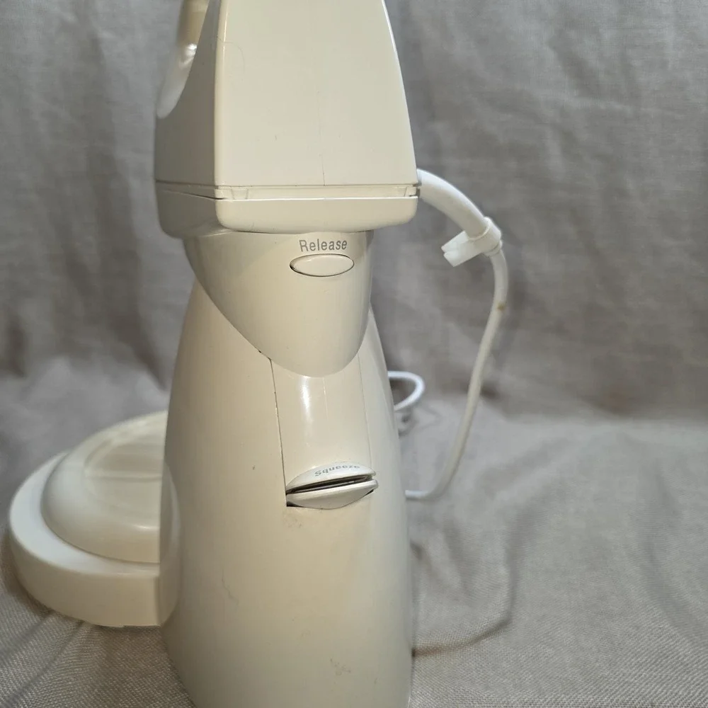 Retro Beige GE Hand/Stand Mixer & Glass Bowl  And Beaters Vintage